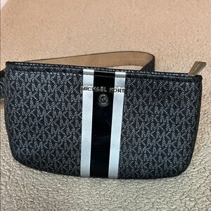 Michael Kors MK Signature Belt Bag - Black/Silver Monogram